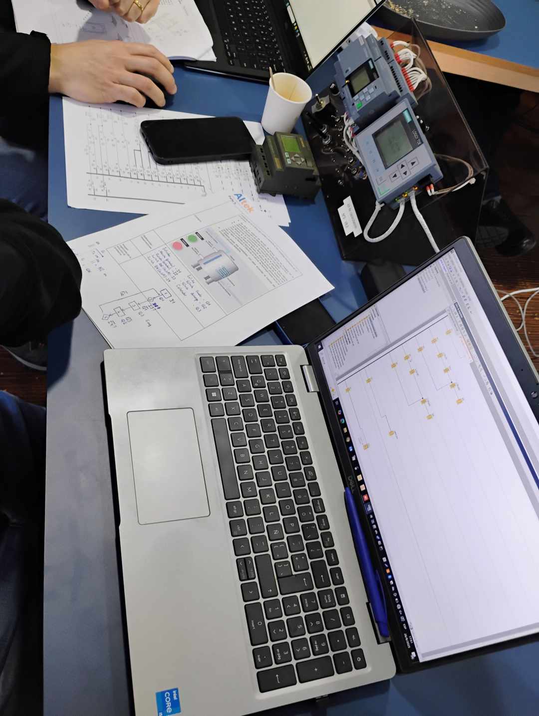 Trabajando con ejercicios de Altek sobre equipos de Conatel