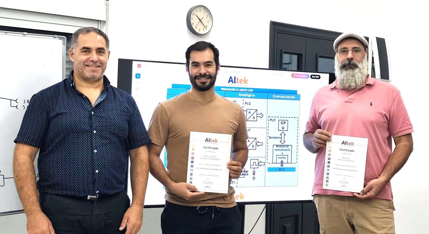 Capacitación en PLC con Vessena y Lumarz 